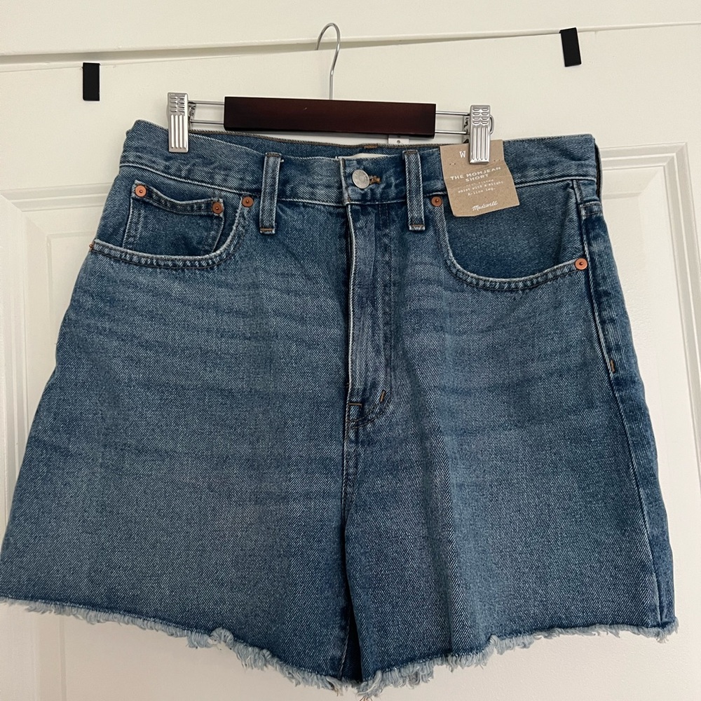 BNWT: Madewell the mom jean short with raw hem